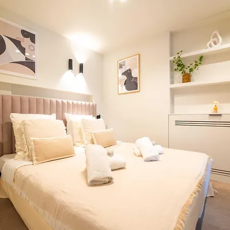 Elegant - 2br - 6p - Notre Dame Cathedral